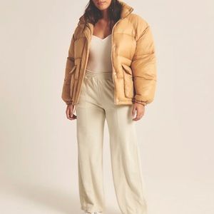 🌙 Abercrombie wide leg sweatpants! Oatmeal heather color. NWOT. Worn once!